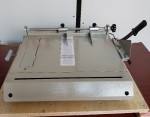 Masina de asamblat coperti tari, scoarte  570 x 370 mm